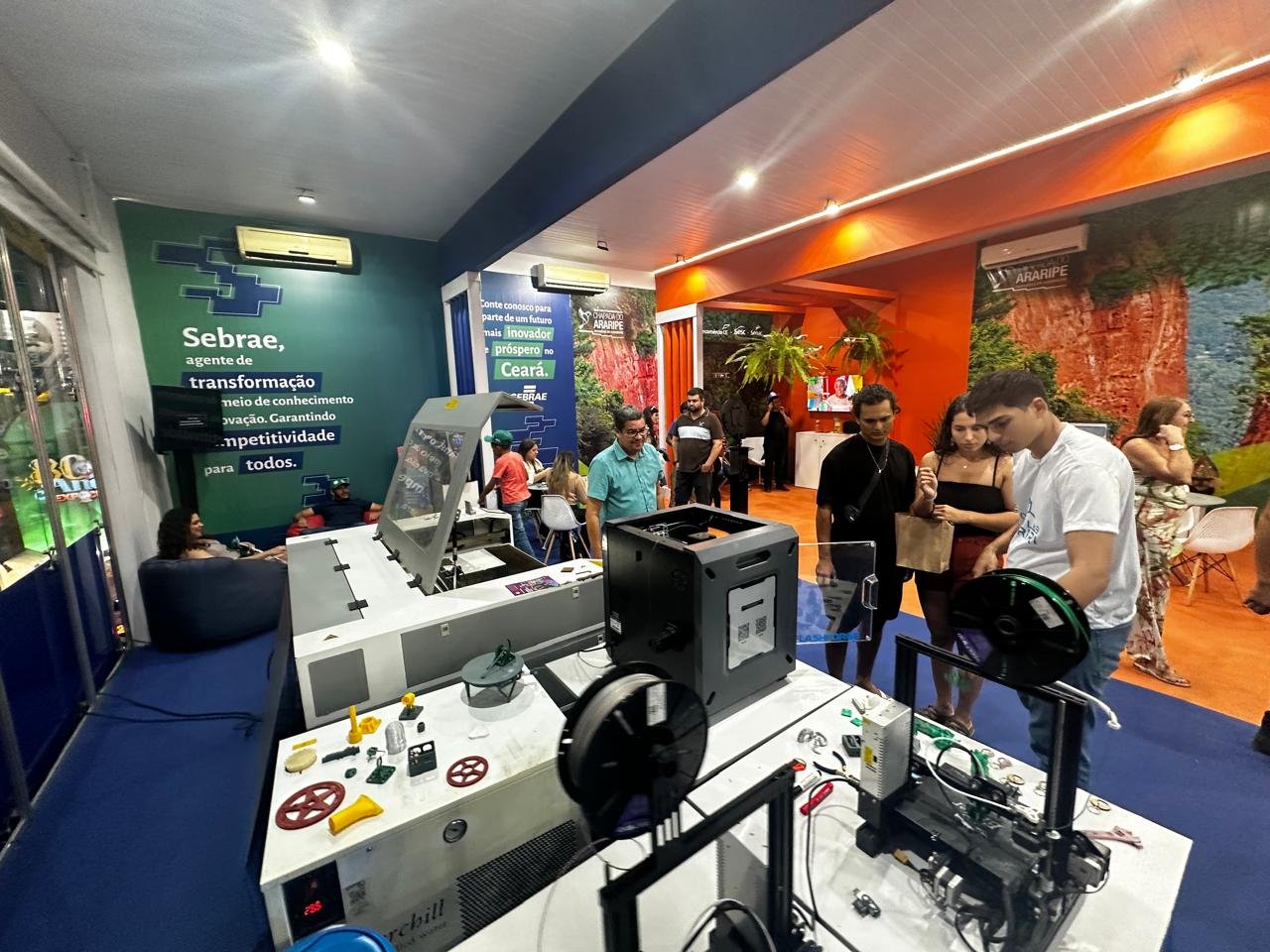Conexão Sistema S reúne Sebrae, SENAI, SESI, SENAC, SESC e SENAR em estande interativo na Expocrato 2025.