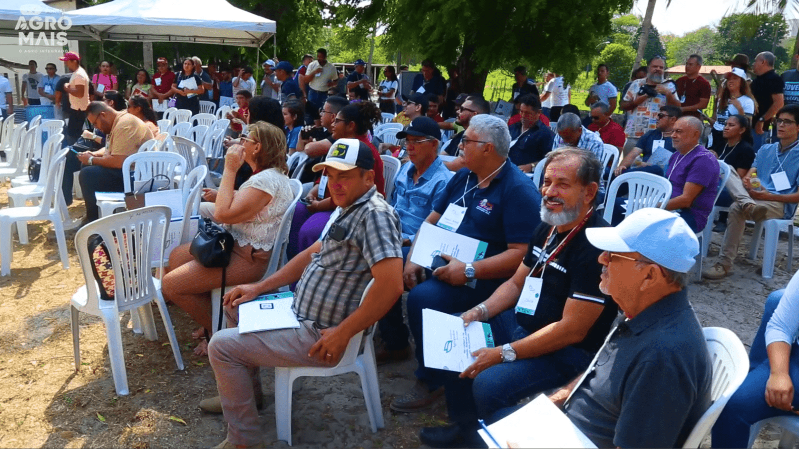Estações técnicas sobre tecnologia no campo durante evento na UFC