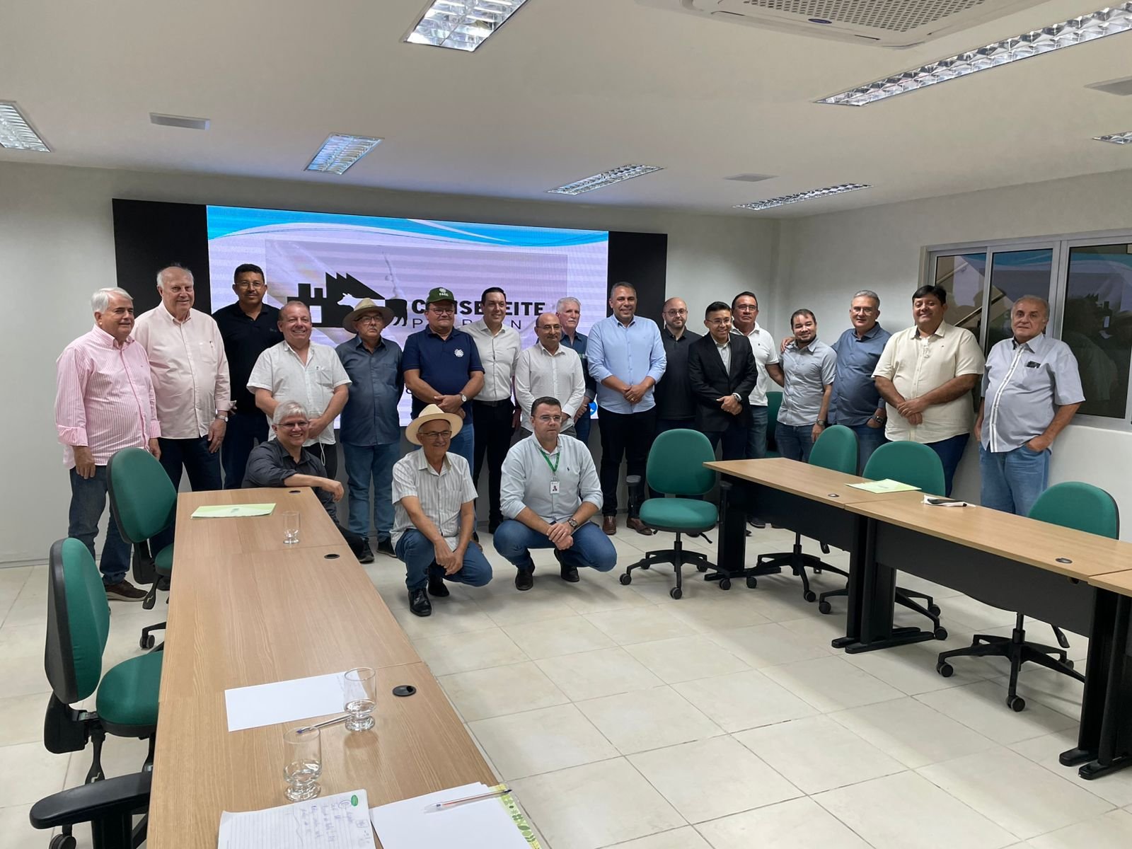 Sistema FAEP e Sistema FAEC em articulação para a implementação do Conseleite Ceará, visando um preço transparente para o leite.