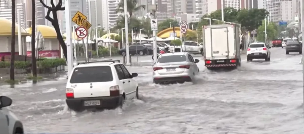 Volumes irregulares de chuva atingem o litoral cearense, mas Funceme alerta para a posição ainda distante da ZCIT