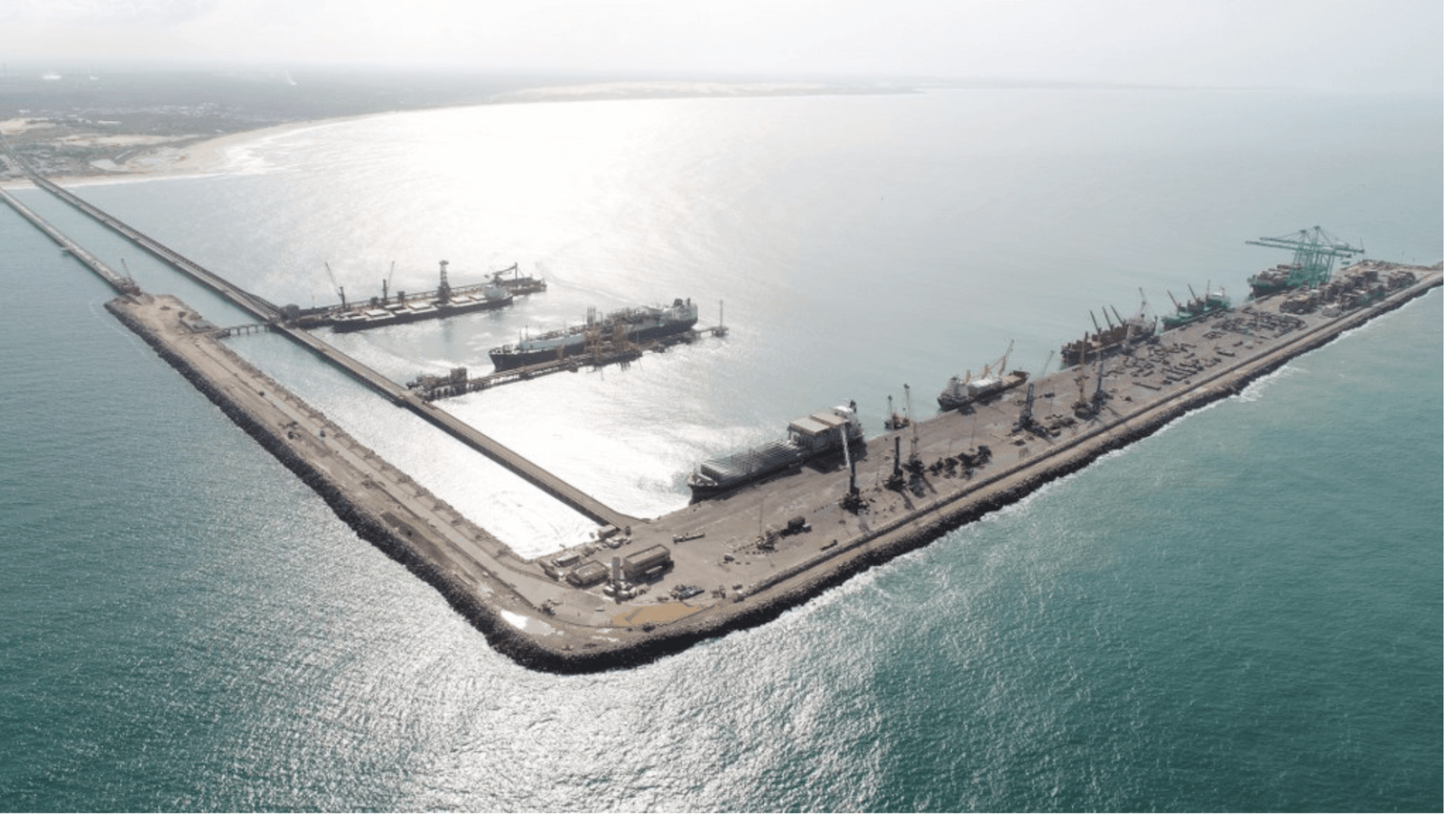 Porto do Pecém bate recorde, atrai R$ 185 bilhões em investimentos e se torna hub estratégico do Nordeste
