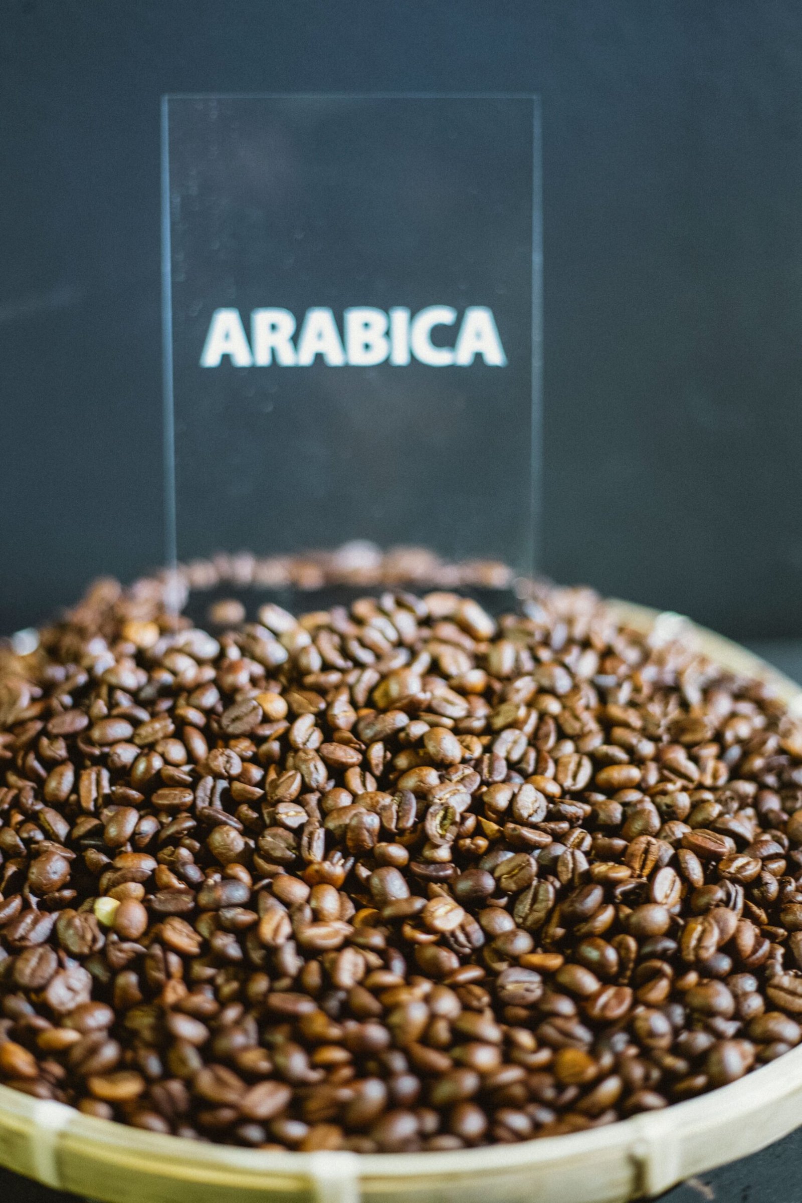 Café arábica recua com previsão de safra recorde — Conab projeta até 66,2 milhões de sacas