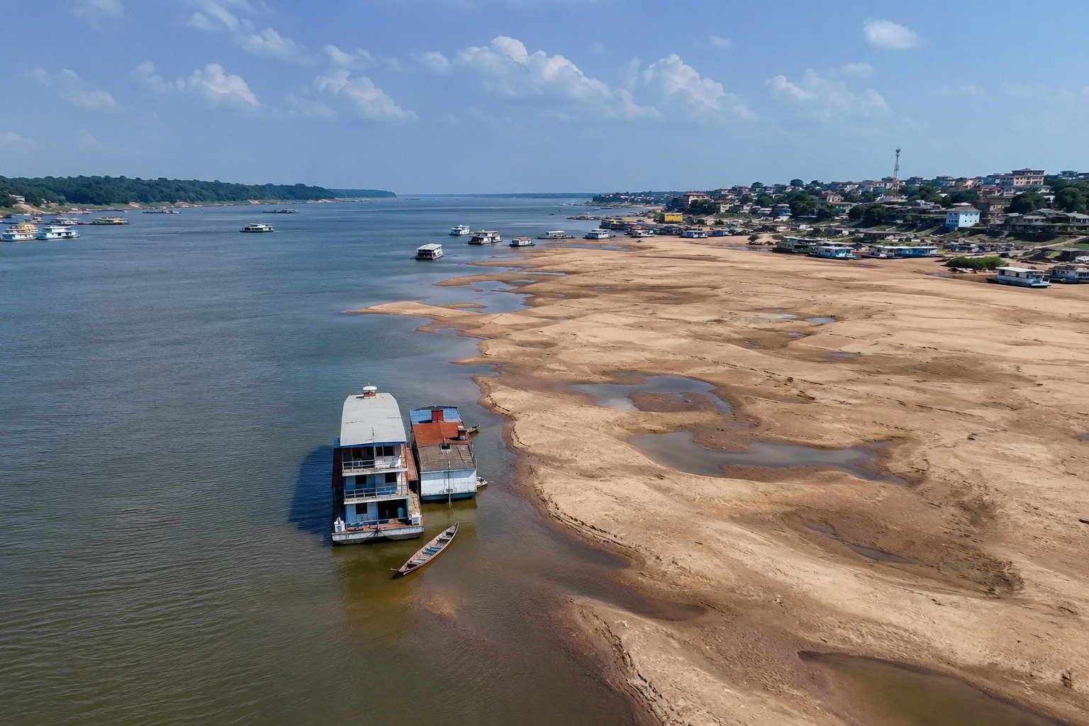 Transporte hidroviário de grãos sujeito ao nível dos rios
