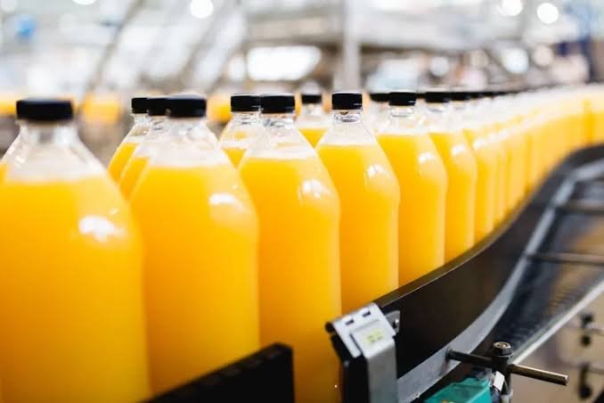 Suco de laranja exporta mais volume mas perde receita