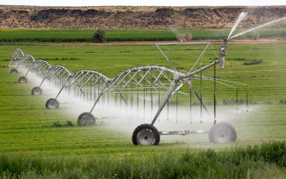 Tecnologia de irrigação estima economia de água e abre testes no Brasil