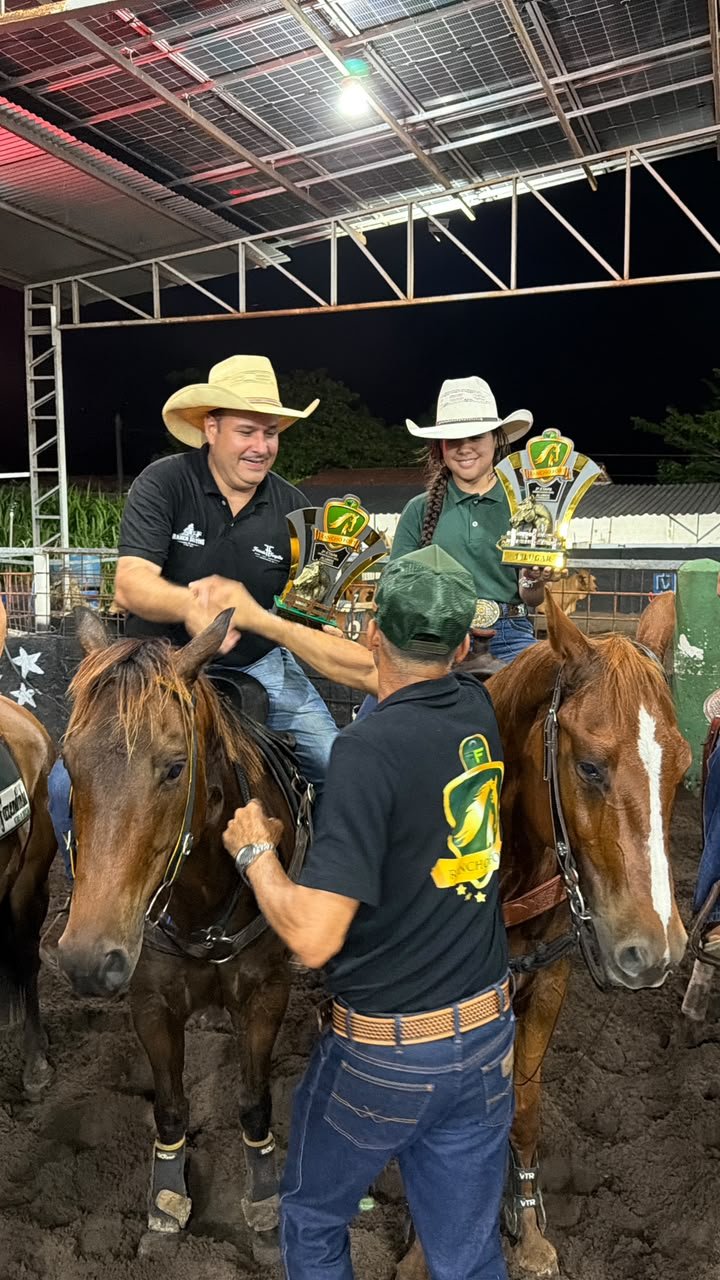 Competidores disputam etapa de Ranch Sorting no Rancho Fort