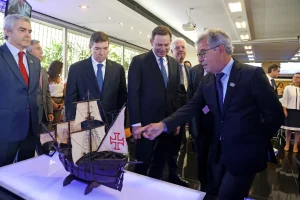 Delegação brasileira da missão Mercosul-União Europeia em encontro com autoridades