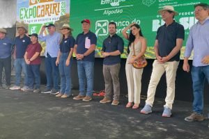 Feira ExpoCariri 2025 reúne milhares de pessoas em Barbalha para discutir o futuro do agro do Ceará.