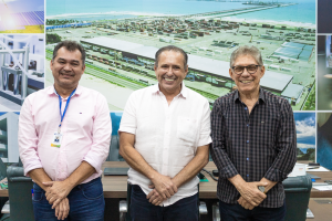 Representantes da SDE e Ematerce discutindo estratégias para crescimento do setor agropecuário no Ceará.
