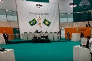 Assembleia do Ceará autoriza uso de drones para pulverização de agrotóxicos