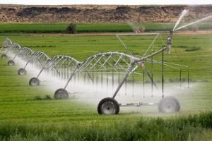 Tecnologia de irrigação estima economia de água e abre testes no Brasil