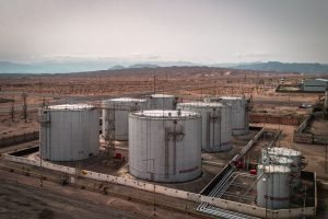Brent acima de US$ 75 após revogação da licença iraniana pressiona insumos agrícolas
