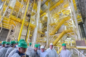 A unidade cearense da Samaria Rações, em Fortaleza, passou por ampla modernização e hoje produz 12 mil toneladas de ração por mês.
