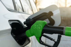 Produção de biocombustíveis com tanques de etanol e biodiesel em operação no Brasil