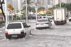 Volumes irregulares de chuva atingem o litoral cearense, mas Funceme alerta para a posição ainda distante da ZCIT