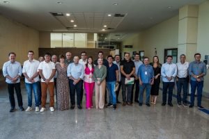 Prefeitos reunidos para o lançamento do Consórcio do Sertão dos Inhamuns no Ceará