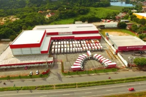 A Masterboi assina protocolo de intenções para instalação de frigorífico em Iguatu, no Sertão Central cearense, durante solenidade no Palácio da Abolição, em Fortaleza.