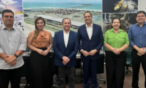 Governador e representante do Banco do Nordeste em reunião sobre investimentos para 2025
