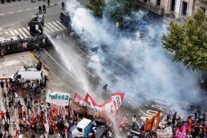 Greve argentina paralisa 45 navios — janela de prêmios para o Brasil
