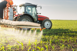 O mercado de biodefensivos cresce com inovação, regulação e adoção no campo.