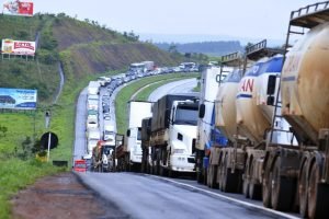 MP do Frete trava no Senado e caminhoneiros ameaçam greve geral até 16 de julho