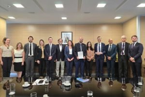 Representantes do MIDR e AFD firmam acordo para financiamento dos fundos regionais.
