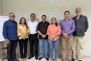 Autoridades da SDA e BNDES reunidas para definir estratégias de investimento no cooperativismo cearense.