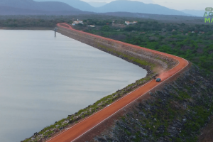 Imagem mostra reservatório no interior do Ceará, em contexto de acompanhamento das chuvas e da segurança hídrica no semiárido.
